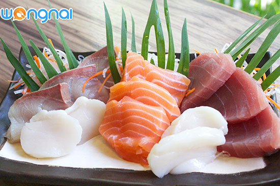 ไปลองกิน Sakana ซาชิมิและซูชิคำโต กับซูชิบอลที่ฝังความเซอร์ไพรส์ไว้ข้างใน