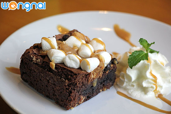 อิ่มอร่อยกับเบเกอรี่โฮมเมดรสเลิศที่  The Lobby
