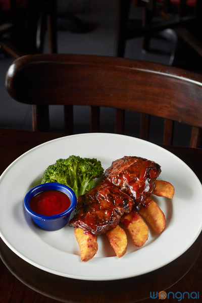 แฮงเอ้าท์สุดชิล สไตล์ร็อกเกอร์ ครบทั้งดนตรีและรสชาติที่ Hard Rock Cafe กรุงเทพฯ